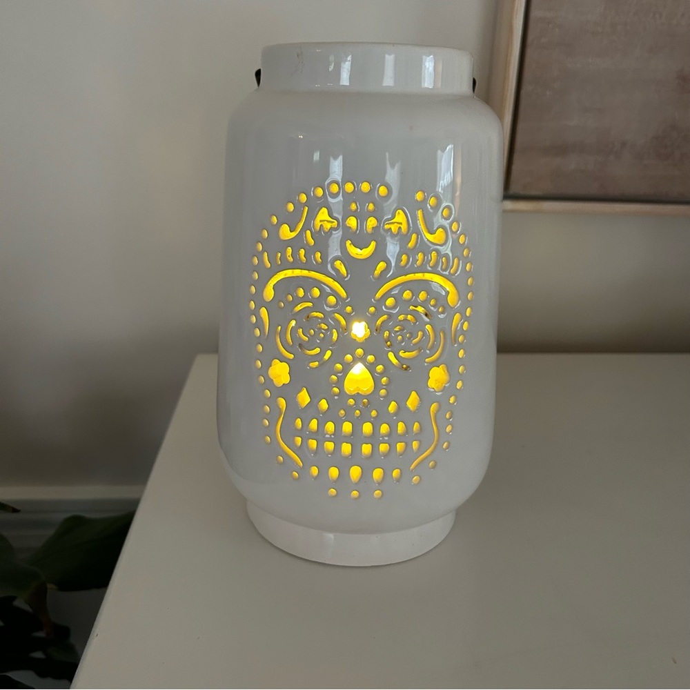 Halloween Skull Lantern